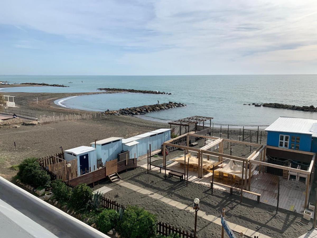 Roma Meraviglioso Attico Sul Mare 拉迪斯波利 外观 照片