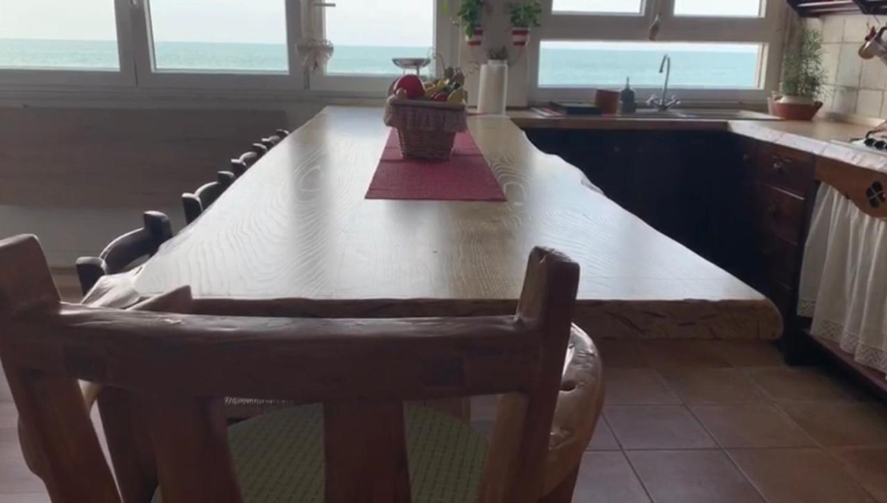 Roma Meraviglioso Attico Sul Mare 拉迪斯波利 外观 照片