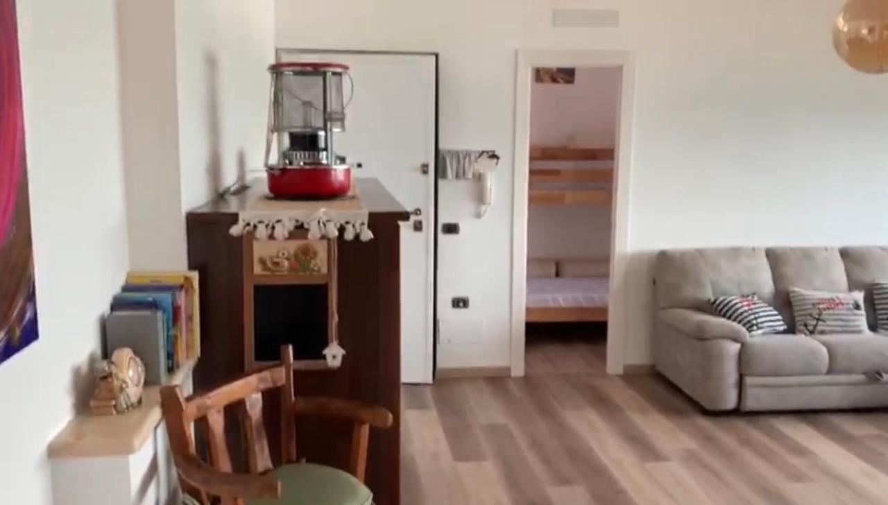 Roma Meraviglioso Attico Sul Mare 拉迪斯波利 外观 照片